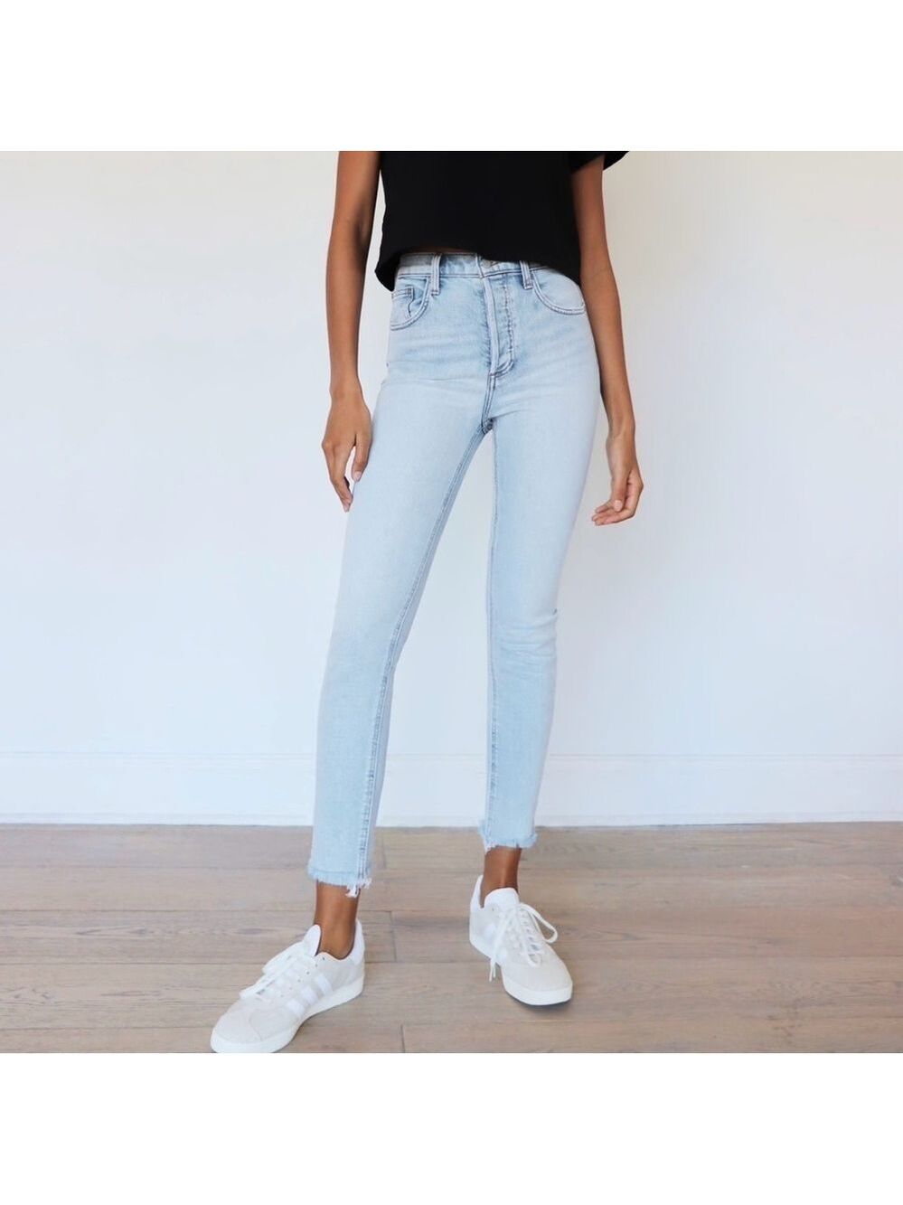 Aritzia Denim Forum The Yoko Slim Jeans Size 26 Frayed Hem High Rise